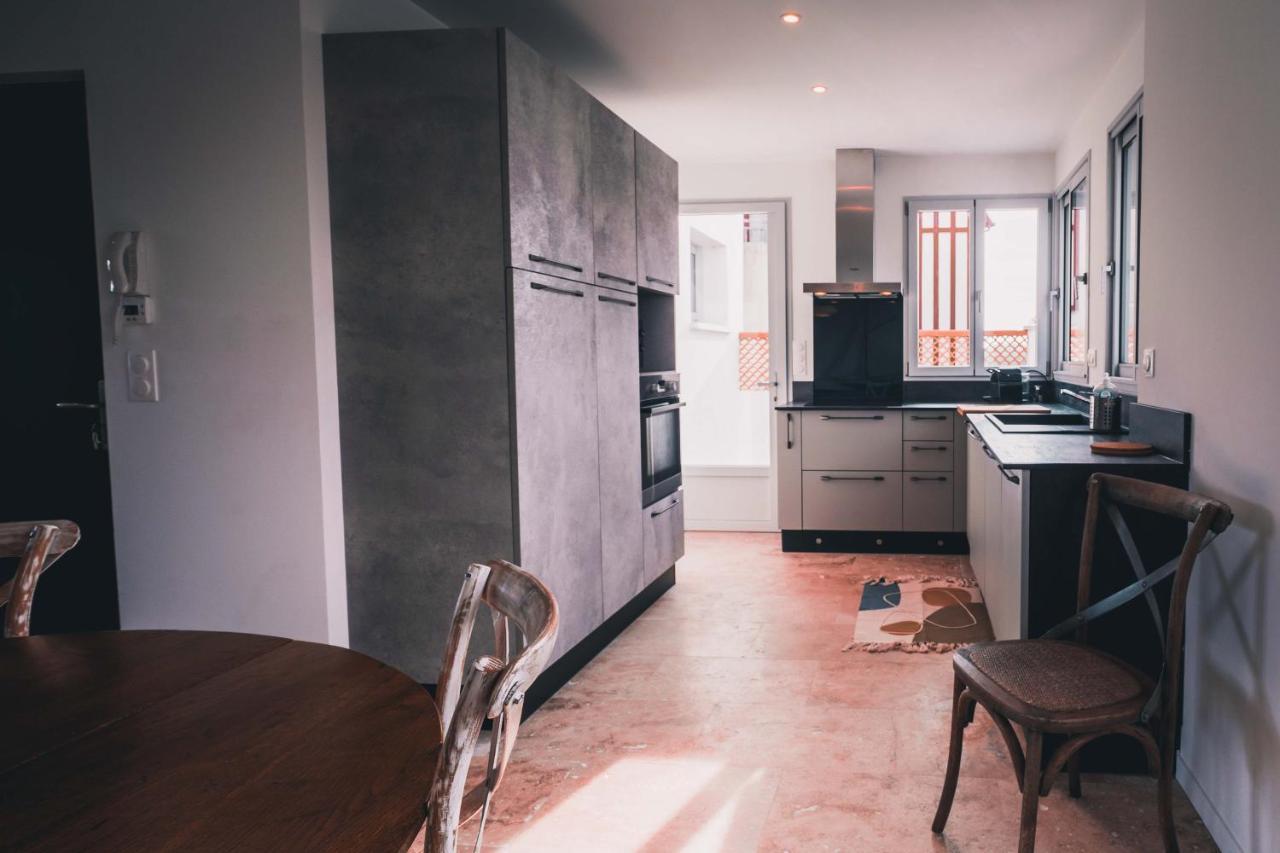 Vue Superbe Sur Tour De La Lanterne T2 Avec Terrasse Remparts 2 Apartment La Rochelle  Exterior foto